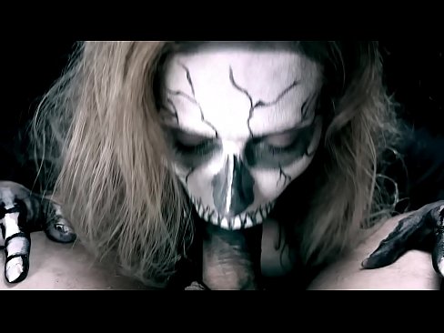❤️ Fată demonică sugând pula cu gura ei neagră și înghițind spermă. at porn ro.eviewporn.ru ❤